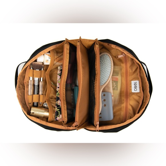 Tobiq Toiletry Bag in Aspen - Picture 4 of 4